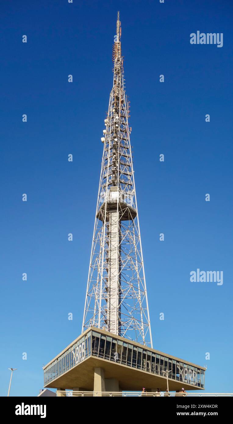 Brasilia, Brasilien - 22. Juli 2024: Panorama-Fernsehturm der Stadt. Stockfoto