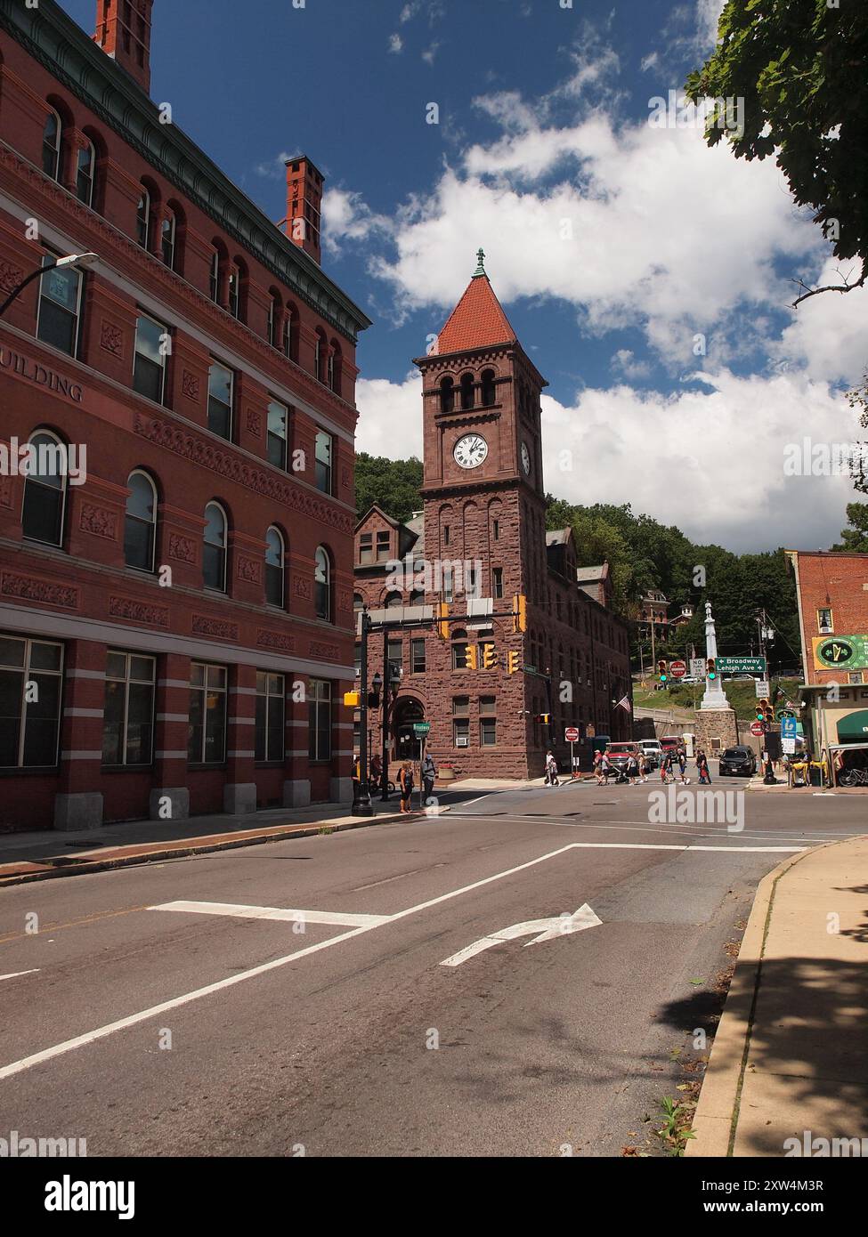 Straßenszenen von Jim Thorpe, Pennsylvania im Spätsommer. Restaurierte wunderschöne Architektur. Stockfoto