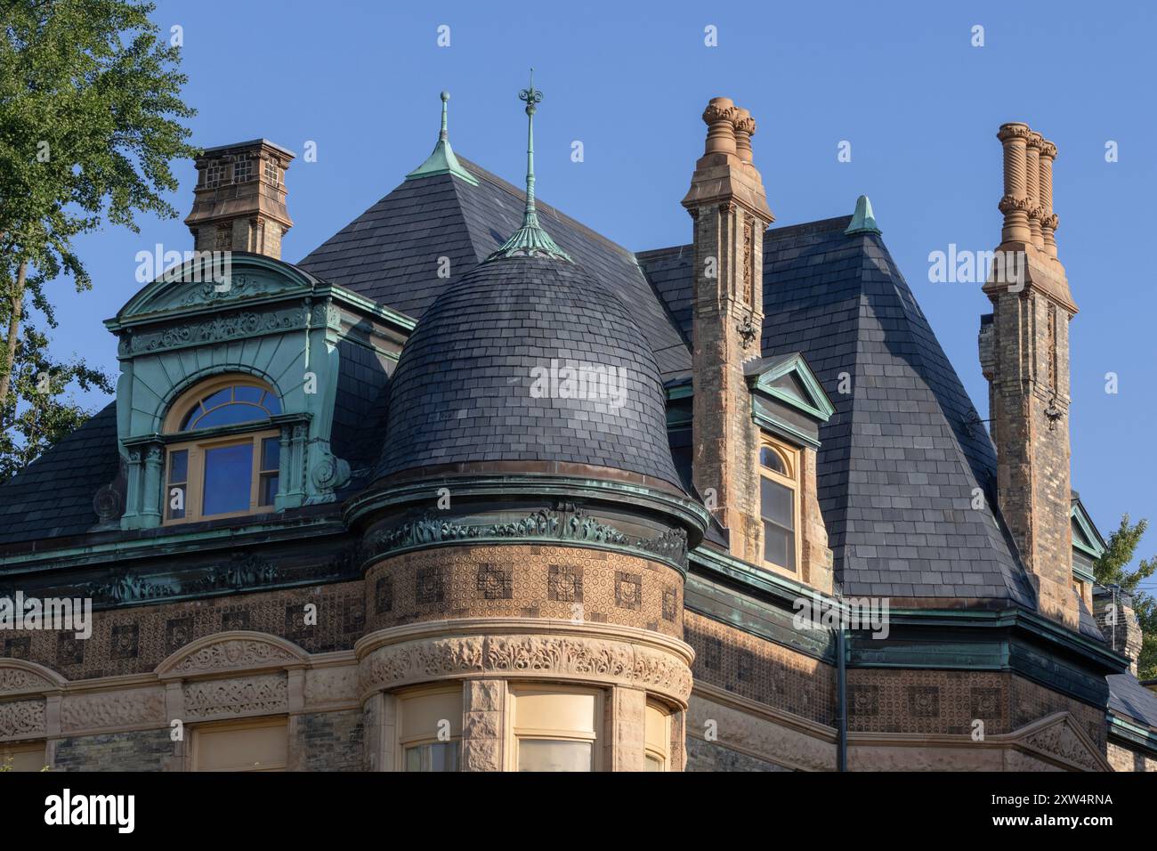 Milwaukee - 14. August 2024: Frederick Miller Mansion. Dieses Haus mit 11 Schlafzimmern und 10.000 Quadratfuß gehörte dem Erben der Miller Brewing Company Freddie Mille Stockfoto