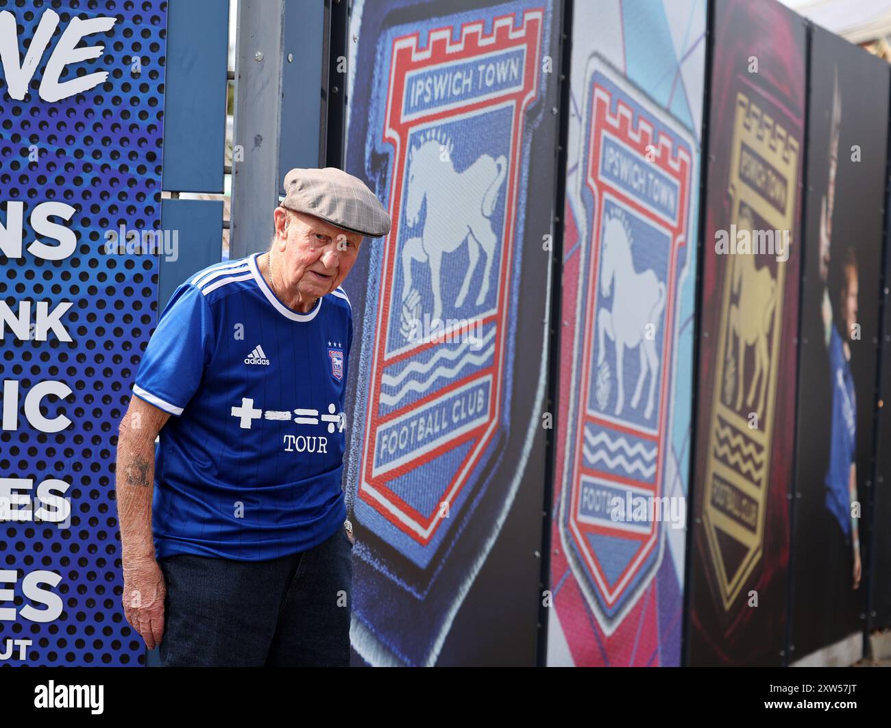 Ipswich, Großbritannien. August 2024. Ein Ipswich-Fan während des Premier League-Spiels in Portman Road, Ipswich. Der Bildnachweis sollte lauten: David Klein/Sportimage Credit: Sportimage Ltd/Alamy Live News Stockfoto