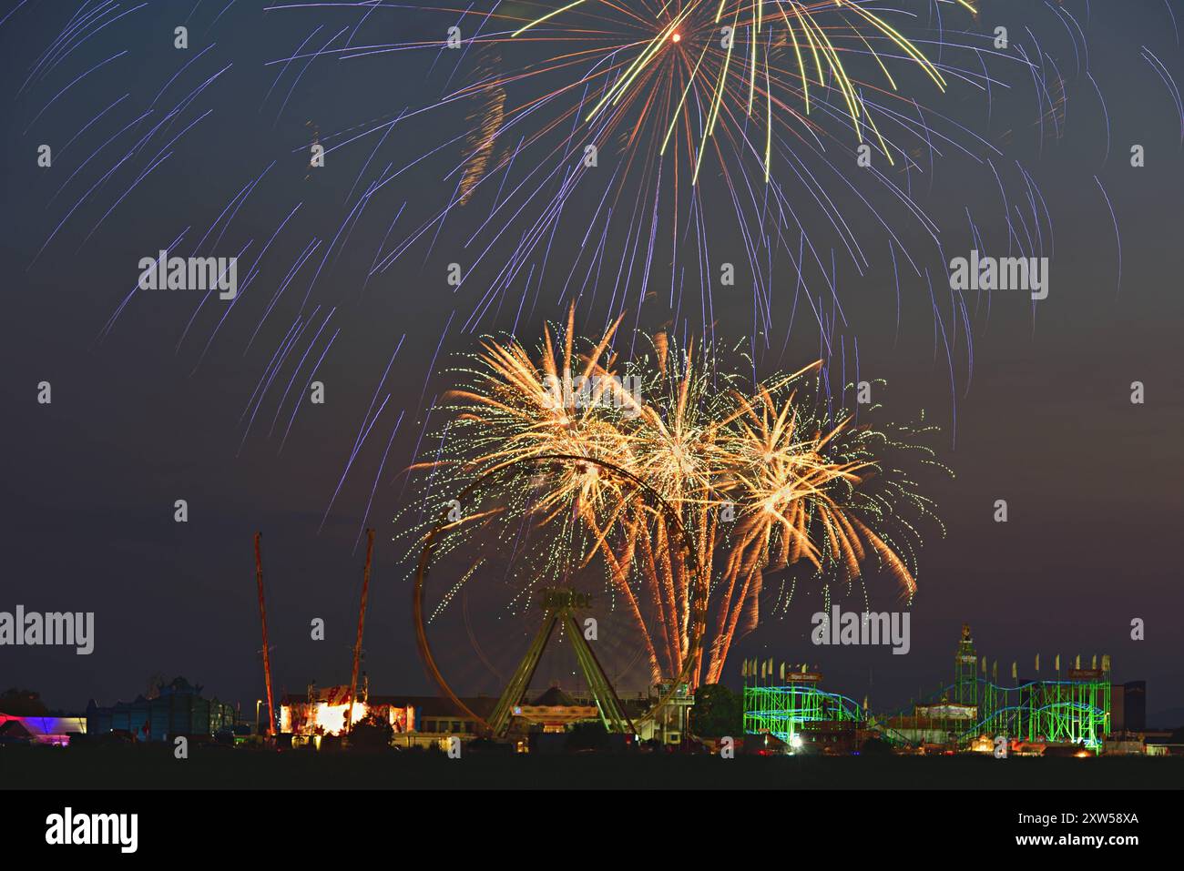 29.5.2023 Feuerwerk Archivbild, Feuerwerk Abschlussfeuerwerk beim Deutsch Amerikanischen Freundschaftsfest 2023 in Heidelberg Heidelberg Flugplatz Pfaffengrund Baden Württemberg Deutschland *** 29 5 2023 Feuerwerk Archivbild, Feuerwerk Abschlussfeuerwerk beim Deutsch-Amerikanischen Freundschaftsfest 2023 in Heidelberg Flugplatz Pfaffengrund Baden Württemberg Deutschland Stockfoto