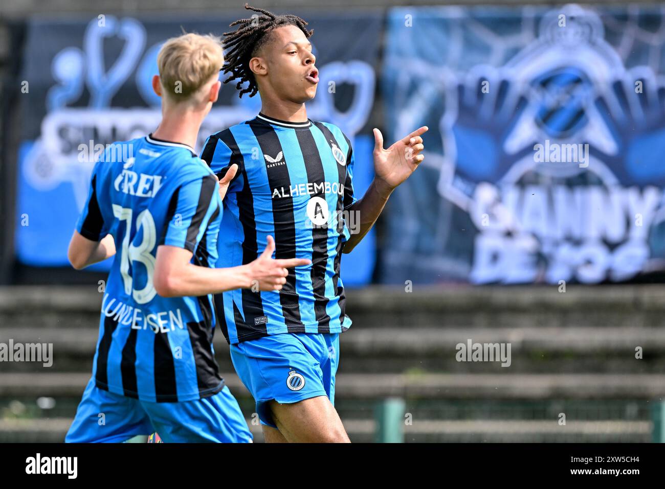 Kaye furo (87) vom Club NXT feiert, nachdem er am 1. Spieltag in der Challenger Pro League 2024-2025 am Samstag, 17. August 2024, in Roeselare, Belgien, das 2-0 Tor geschossen hat. FOTO SPORTPIX | David Catry Stockfoto