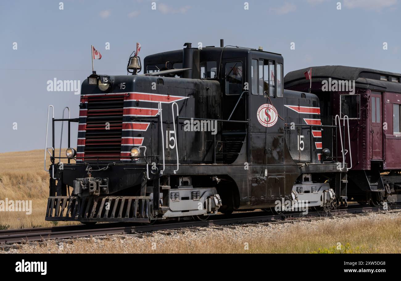 Ein Touristenzug der Southern Prairie Railway in der Nähe von Horizon Saskatchewan. Stockfoto