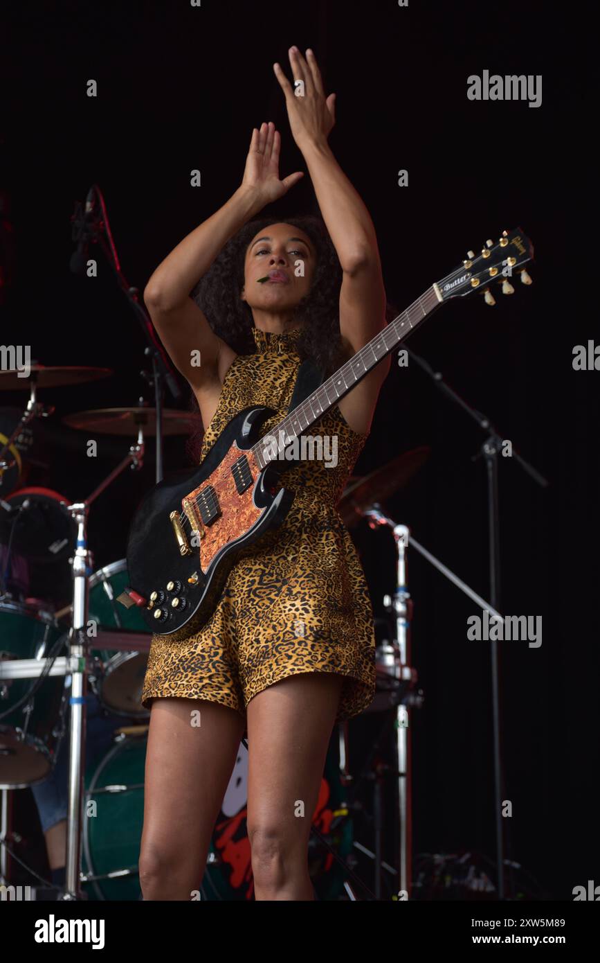 Corinne Bailey Rae präsentiert ihr 2024 nominiertes Album Black Rainbows beim Festival We Out Here in Dorset am Samstag, 17. August Stockfoto