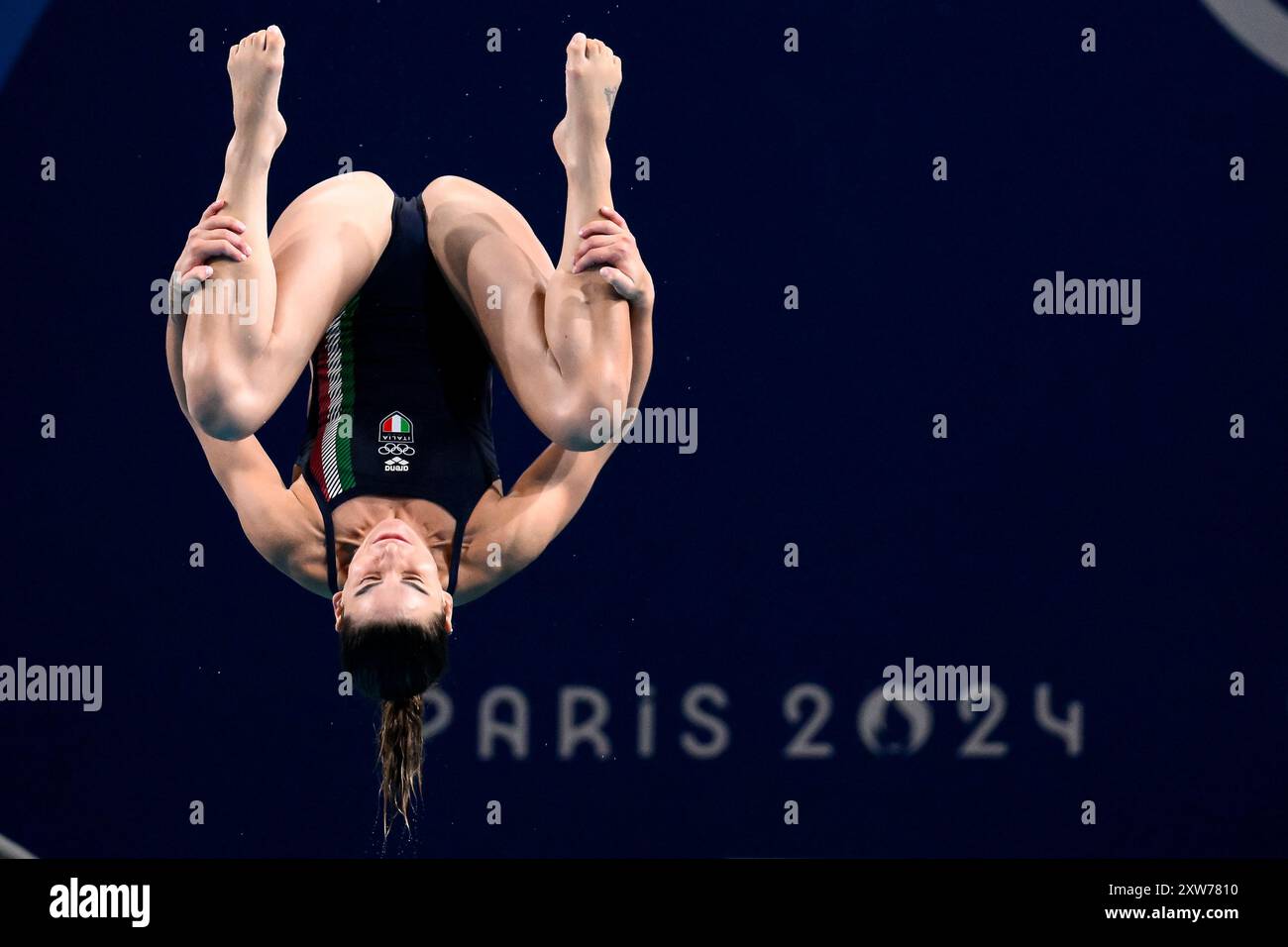 Elena Bertocchi aus Italien tritt am 7. August 2024 bei den Olympischen Spielen 2024 im Aquatic Centre in Paris (Frankreich) im 3-m-Sprungbrett Women Preliminary an. Stockfoto