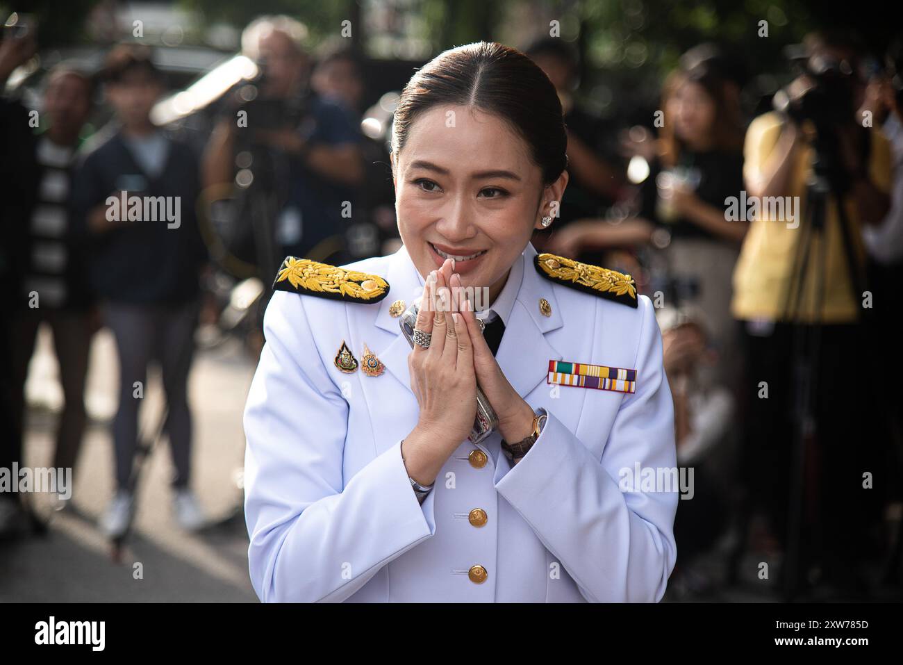 Bangkok, Thailand. August 2024. Thailands Premierminister Paetongtarn Shinawatra wurde vor der königlichen Verleihungszeremonie im Pheu Thai-Parteiquartier gesehen. Paetongtarn Shinawatra wurde 31. Premierministerin und zweite weibliche Premierministerin Thailands nach ihrer Tante Yingluck Shinawatra. Quelle: SOPA Images Limited/Alamy Live News Stockfoto