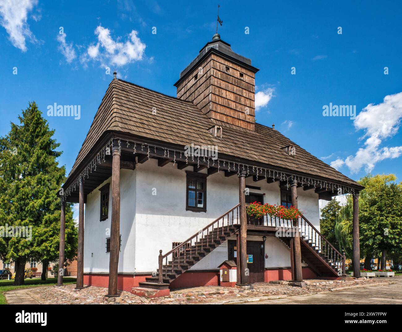 Ehemaliges Rathaus, 1743, heute Museum, letztes erhaltenes hölzernes Rathaus in Polen, in Sulmierzyce, Barycz-Tal, Woiwodschaft Wielkopolska, Polen Stockfoto