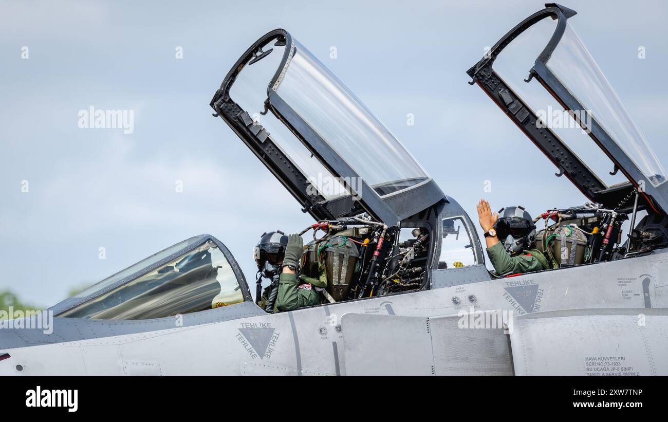 Türkische Luftwaffe - McDonnell Douglas F-4E Phantom II, Ankunft bei der RAF Fairford, um an der statischen Anzeige auf der RIAT 2024 teilzunehmen. Stockfoto