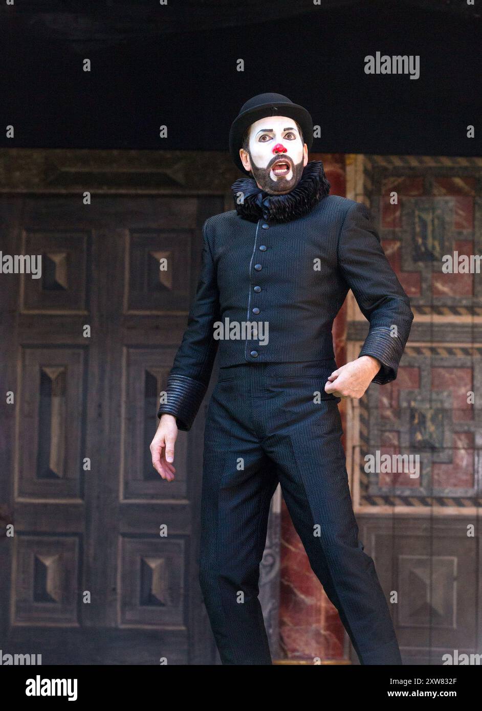 Gareth Snook (Lord Capulet) in ROMEO UND JULIA von Shakespeare im Shakespeare's Globe, London SE1 27/04/2017 Design: Soutra Gilmour Beleuchtung: Charles Balfour Choreograf: Tim Claydon Regisseur: Daniel Kramer Stockfoto
