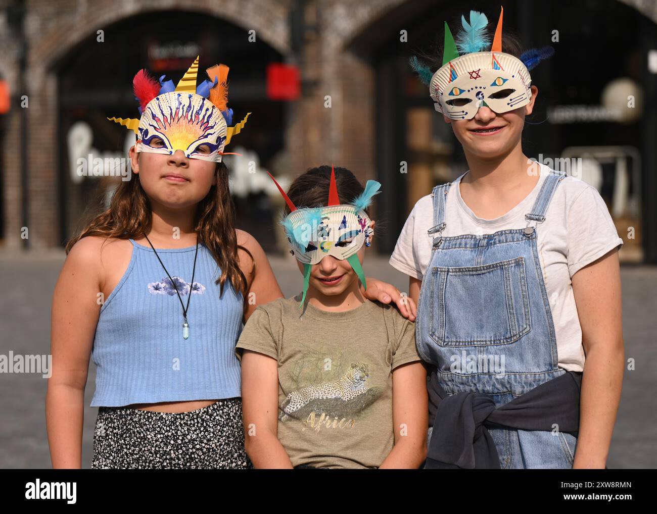 LONDON, GROSSBRITANNIEN. August 2024. King's Cross Summer Sounds feiert die brasilianische Kultur im Coal Drops Yard, London, Großbritannien. (Quelle: Siehe Li/Picture Capital/Alamy Live News Stockfoto