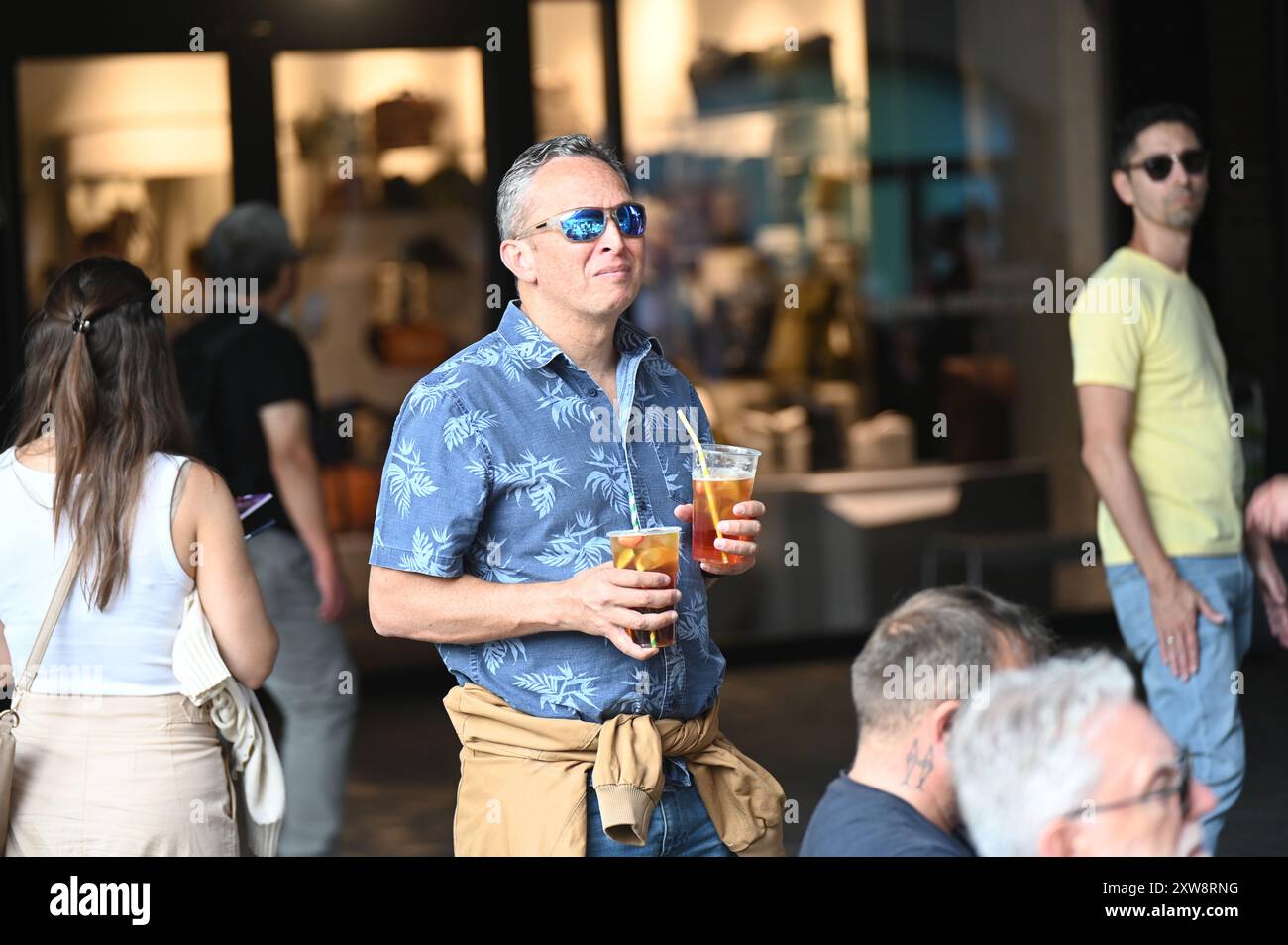 LONDON, GROSSBRITANNIEN. August 2024. King's Cross Summer Sounds feiert die brasilianische Kultur im Coal Drops Yard, London, Großbritannien. (Quelle: Siehe Li/Picture Capital/Alamy Live News Stockfoto