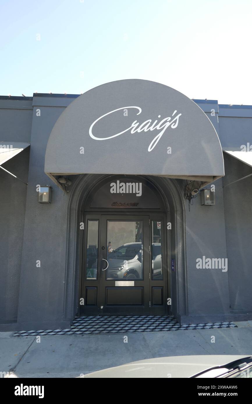 West Hollywood, Kalifornien, USA 18. August 2024 Craig's Restaurant in 8826 Melrose Avenue am 18. August 2024 in West Hollywood, Kalifornien, USA. Zu den Kunden gehören: Cher, Kit Harrington, Brad Pitt, Lady Gaga, Jennifer Lopez, Harry Styles, Emma Stone, Leonardo DiCaprio, Ryan Phillippe, Rod Stewart, Cedric Der Entertainer, Lea Michelle, Jennifer Lawrence, Charlize Theron, Jennifer Aniston, Christina Aguilera, Tatum O'Neal, Bryan Cranston, Sidney Poitier, Kylie Jenner, Kris Jenner, Ben Affleck, Lisa Kudrow, Diane Lane, Helen Hunt, Kate Beckinsale, Kate Hudson, Jane Fonda, Sofia Vergara, Ellen Degen Stockfoto