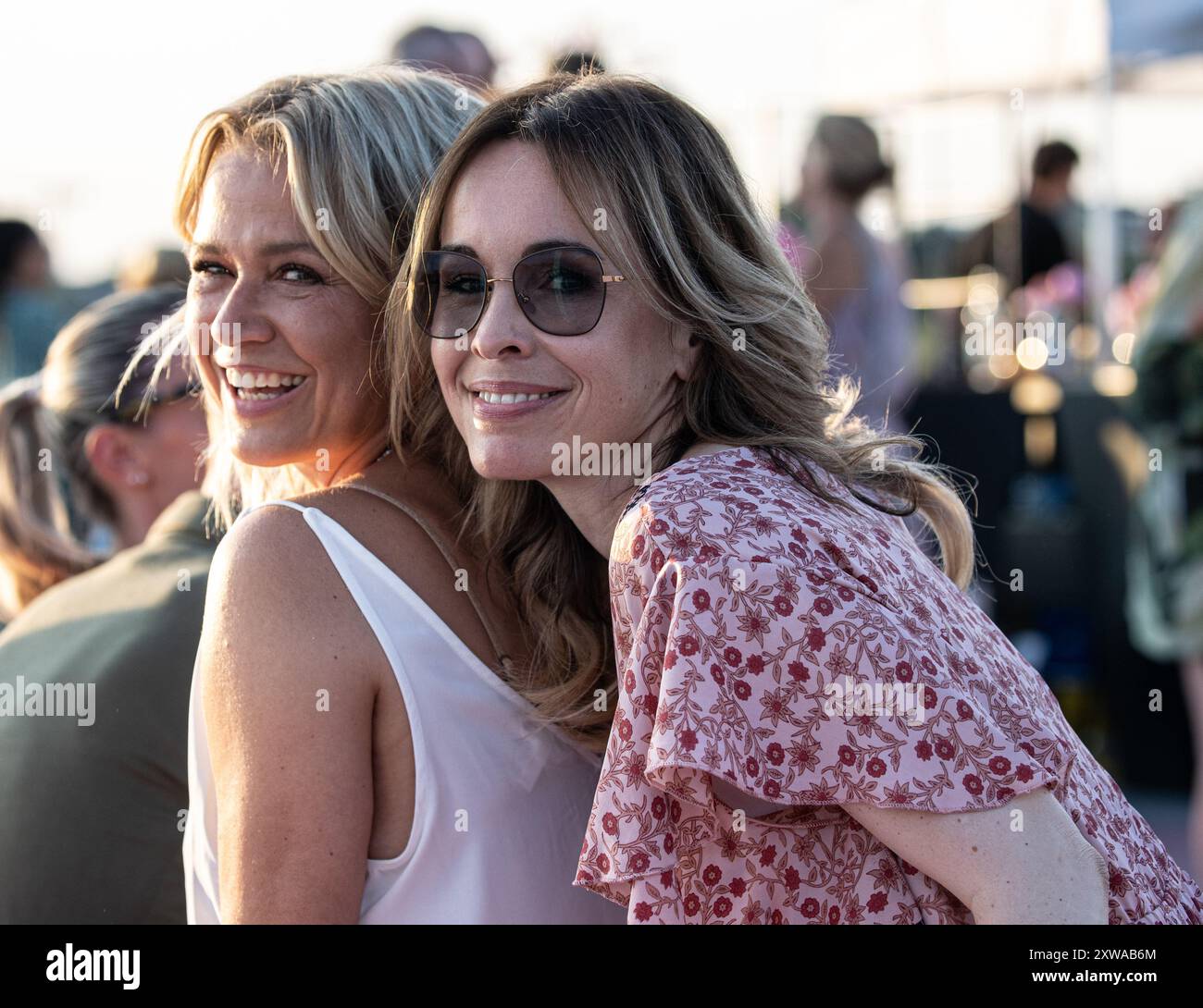 23.07.2022. Düsseldorf. Fashion Festival, Riani Cruise 2022 auf dem Partyschiff Blue Rhapsody. Hier: Nova Meierhenrich, Mareike Fell. Stockfoto