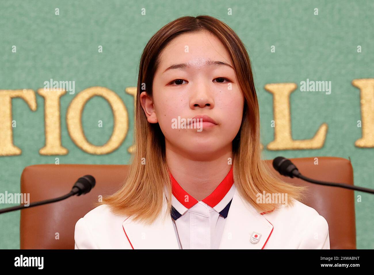 Tokio, Japan. August 2024. Der Pariser Olympiasieger Coco YOSHIZAWA nimmt an einer Pressekonferenz im Japan National Press Club in Tokio Teil. Nachdem Yoshizawa 2024 in Paris die Gold-Medaille der Skateboarding-Frauen gewonnen hatte, nahm sie an einer Pressekonferenz in Tokio Teil. (Kreditbild: © Rodrigo Reyes Marin/ZUMA Press Wire) NUR REDAKTIONELLE VERWENDUNG! Nicht für kommerzielle ZWECKE! Stockfoto