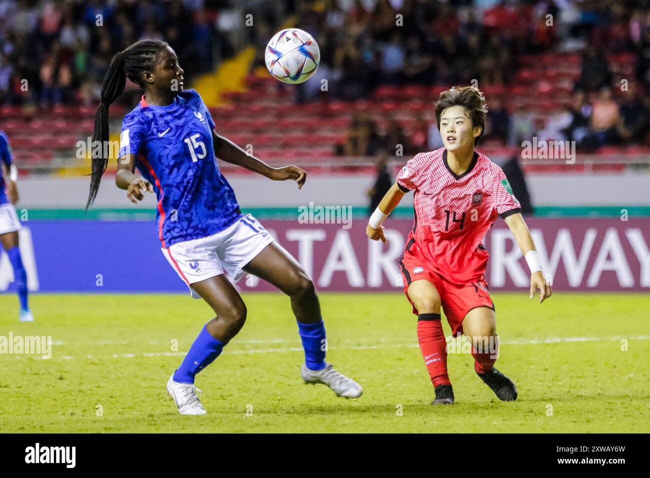 Thiniba Samoura (Frankreich) und Yebin Bae (Korea Republik) während des Spiels Frankreich gegen Korea am 17. August beim FIFA U-20-Frauen-Weltmeisterschaft Costa Rica Stockfoto