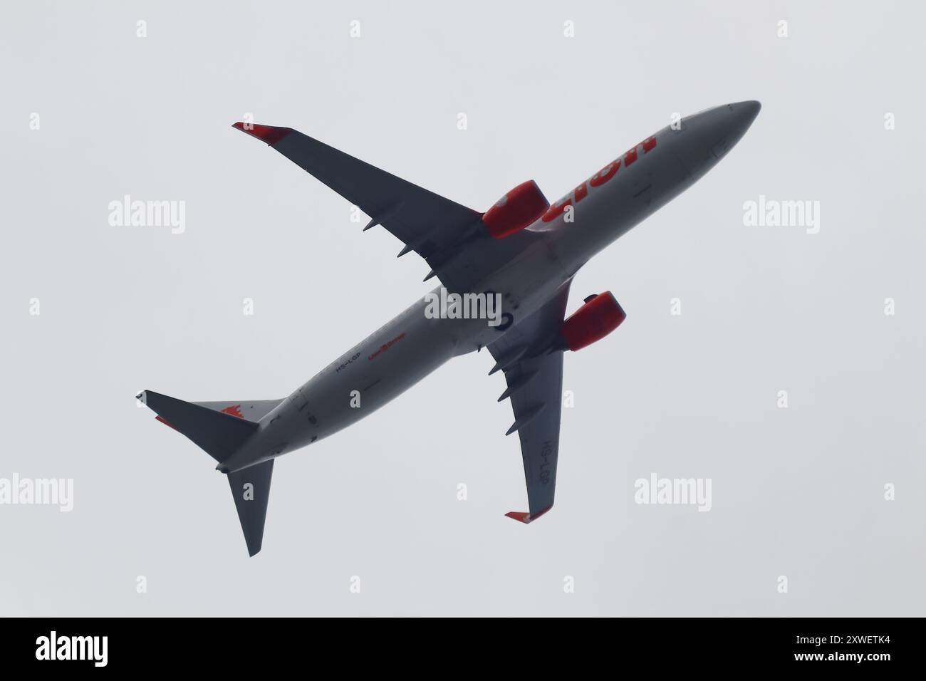 Chiangmai, Thailand - 25. Juli 2024: HS-LGP Boeing 737-800 der Thai Lionair Airline. Fahren Sie vom Flughafen Chiangmai nach Bangkok. Stockfoto