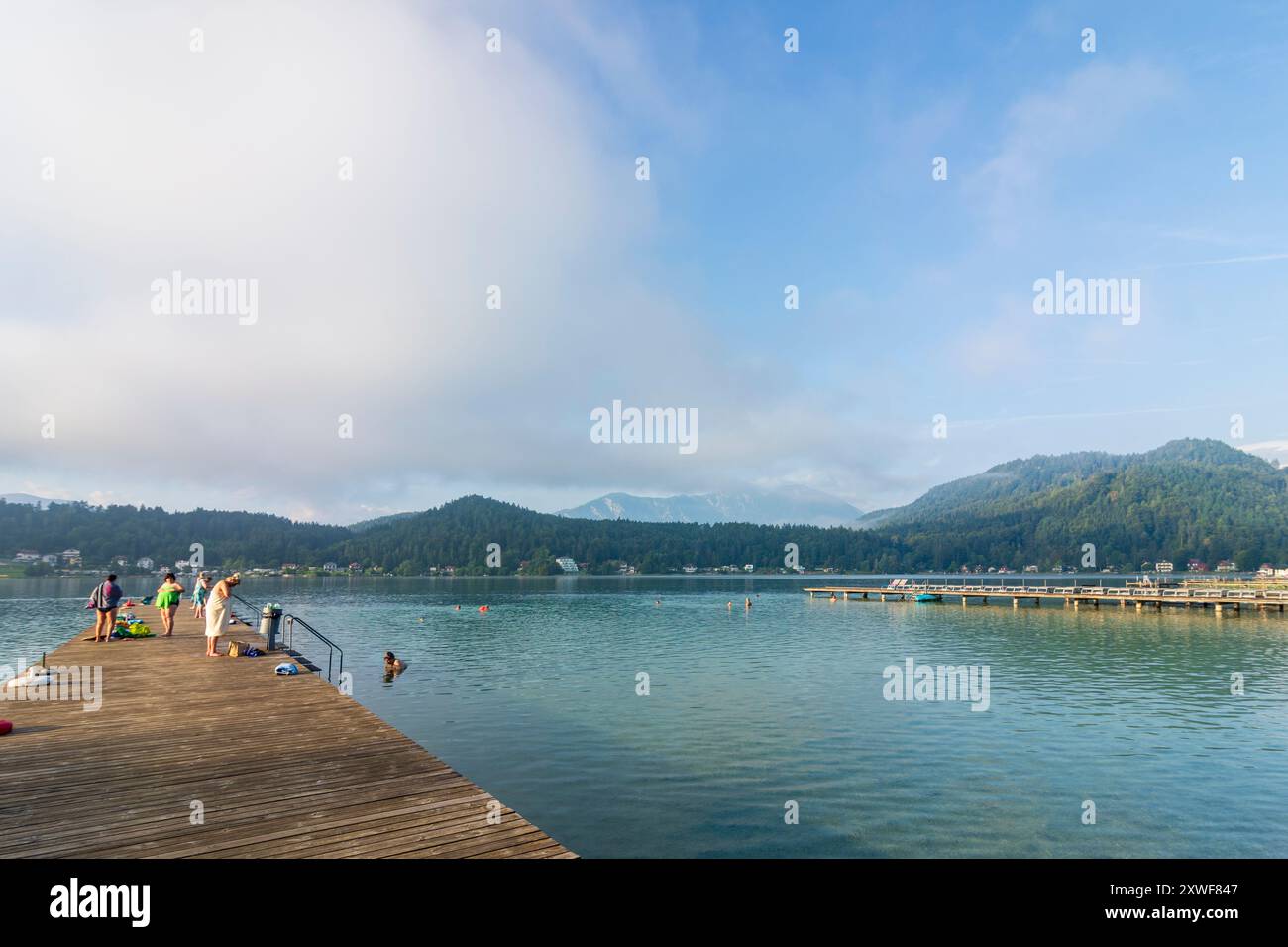 Sankt Kanzian am Klopeiner See: Klopeiner See, Badestege, Bad in Klopeiner See, Kärnten, Österreich Stockfoto