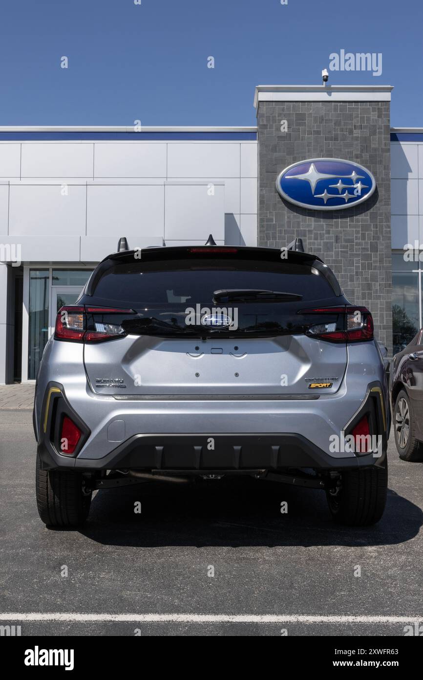 Lafayette - 10. August 2024: Subaru Crosstrek Sport Ausstellung. Subaru bietet den Crosstrek mit einem 2,5l-4-Zylinder-Motor mit 182 PS an. MEIN:2024 Stockfoto