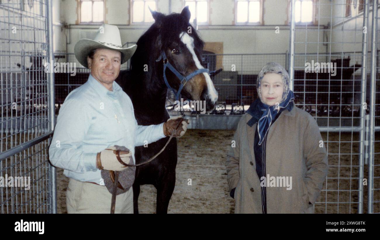 Der Cowboy und die Königin (2023) von Andrea Nevins mit Khady Mane, Mamadou Diallo und Binta Racine Sy. Eine kalifornische Rodeo-Künstlerin, die eine lange Verbindung zu Königin Elisabeth II. Von England pflegt. Werbefoto ***NUR REDAKTIONELLE VERWENDUNG***. Quelle: BFA / Kino Lorber Stockfoto