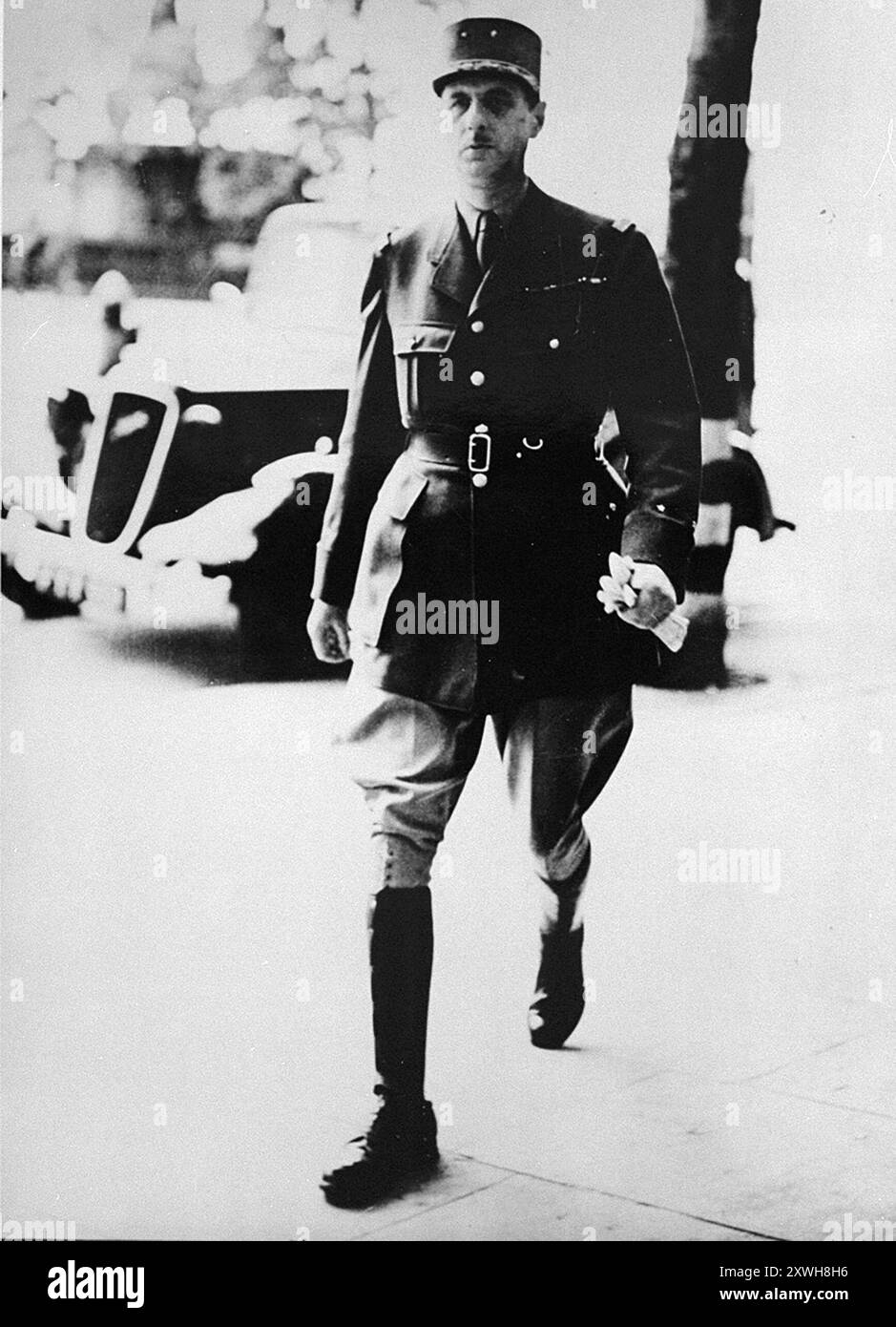 Der spätere französische Präsident, dann Captain Charles de Gaulle in London. Das Foto stammt vom 25. Juni 1940, nur wenige Wochen nach dem Fall Frankreichs (10. Mai) und de Gaulles voreiliger Flucht aus dem Land (18. Mai). Stockfoto