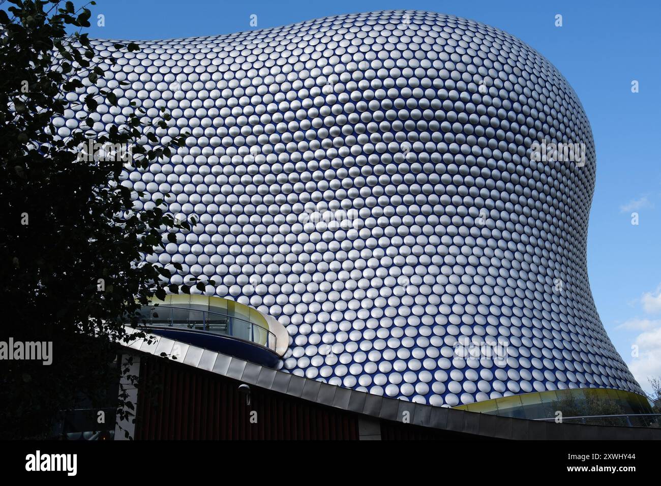 Madrid, Spanien. August 2024. Blick auf den Bull Ring, ein Einkaufszentrum im Zentrum von Birmingham, entworfen von Benoy 2003 in Birmingham 19. August 2024 Großbritannien. (Foto: Oscar Gonzalez/SIPA USA) Credit: SIPA USA/Alamy Live News Stockfoto