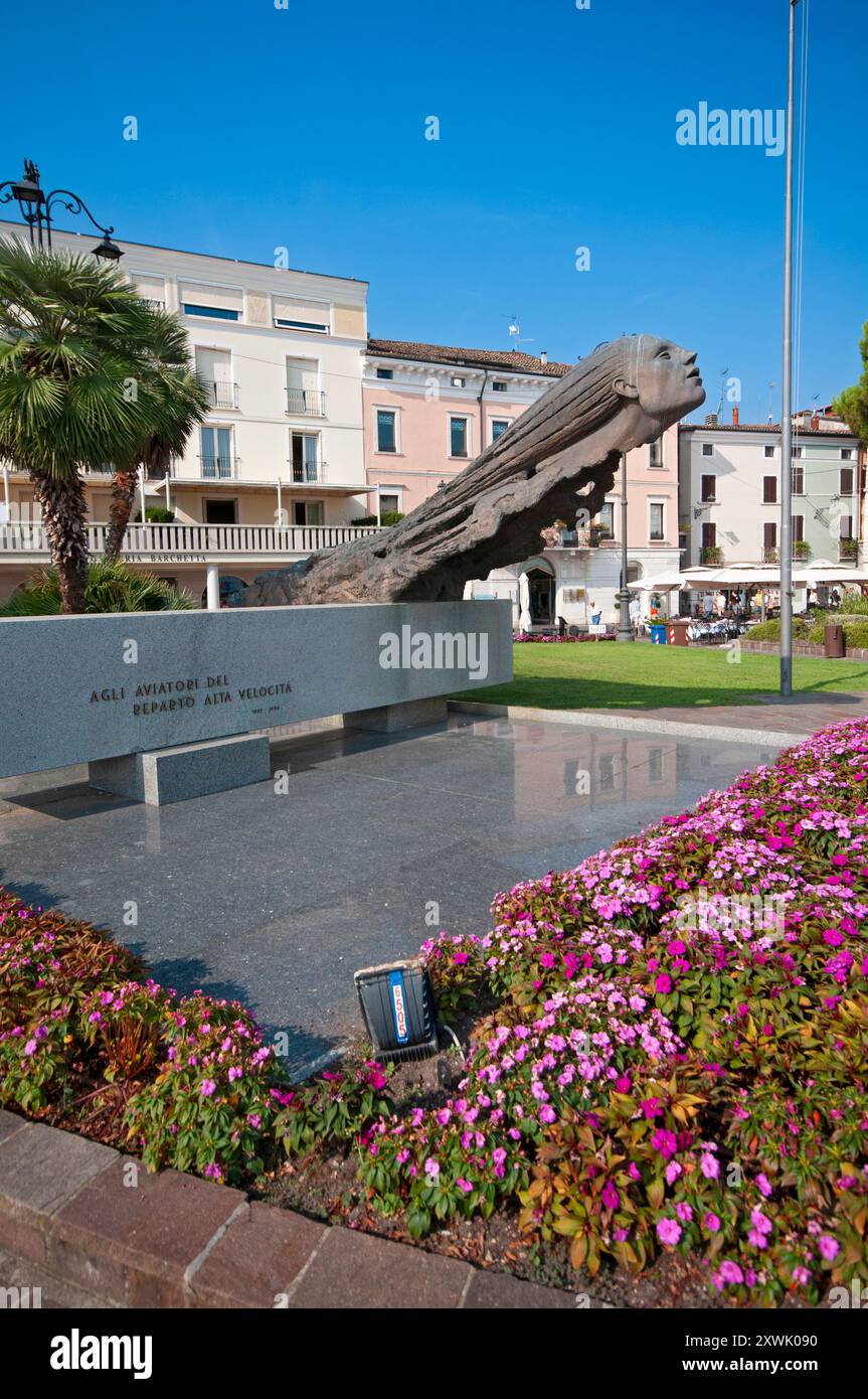 Italien, Lombardei, Desenzano, Monumento Ai Caduti Reparto Alta Velocita Denkmal von Aurelio Quaglino datiert 1936 Stockfoto