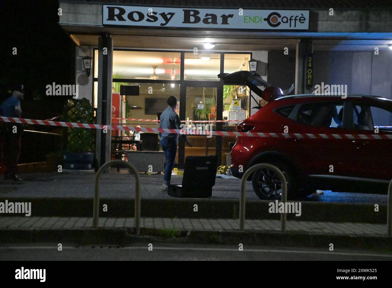 20-08- 2024 Bergamo, Italia &#x2028;Cronaca - Omicidio Casazza, Mykola Ivasiuk, Ucraino di Leopoli 37 enne ucciso a botte fuori da un bar. (Tiziano Manzoni/LaPresse)20-08-2024 Bergamo, Italien Nachrichten - Casazza Mord, Mykola Ivasiuk, 37-jähriger Ukrainer aus Lwiw, vor einer Bar zu Tode geschlagen. (Tiziano Manzoni/LaPresse) Stockfoto