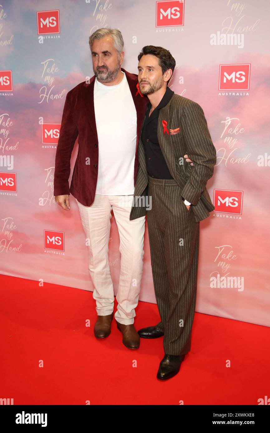 Sydney, Australien. August 2024. L-R: Autor/Regisseur John Raftopoulos und Bart Edwards auf dem roten Teppich bei der „Take My Hand“ Sydney Gala-Vorführung in Palace Cinemas, The Entertainment Quarter, lang Road, Moore Park. Richard Milnes/Alamy Live News Stockfoto