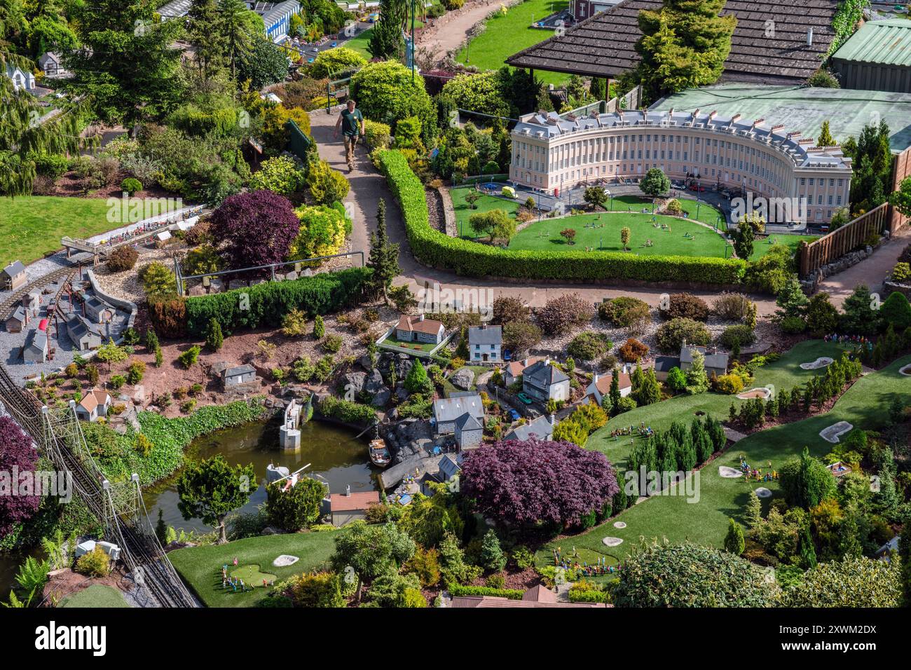 Models von Bath Crescent und ein Fischerdorf im Babbacombe Model Village, Torquay, Devon Stockfoto
