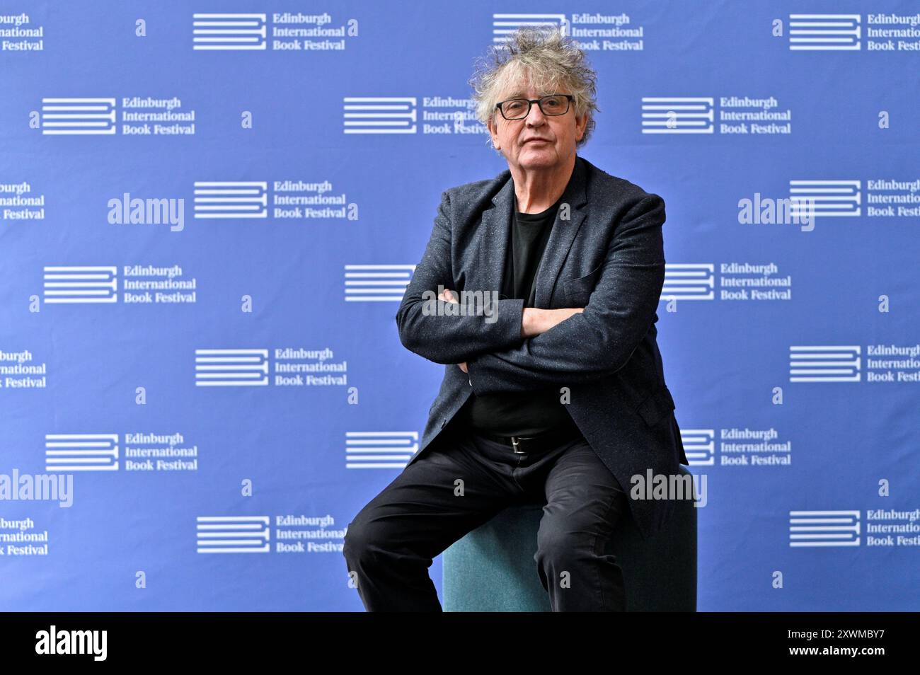 Edinburgh, Schottland, Großbritannien. August 2024. Edinburgh International Book Festival: Paul Muldoon, irischer Dichter, beim offiziellen Fotogespräch. Gewinner des Pulitzer-Preises für Poesie und des T. S. Eliot-Preises. Quelle: Craig Brown/Alamy Live News Stockfoto