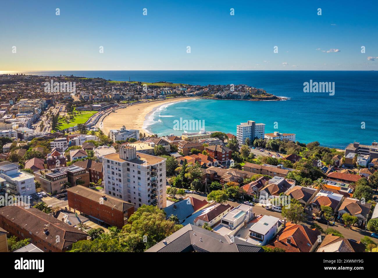 Bondi Beach Sydney Australien. Luftdrohnenfoto des berühmten Bondi Strandes im Süden von Sydney in New South Wales. Stockfoto