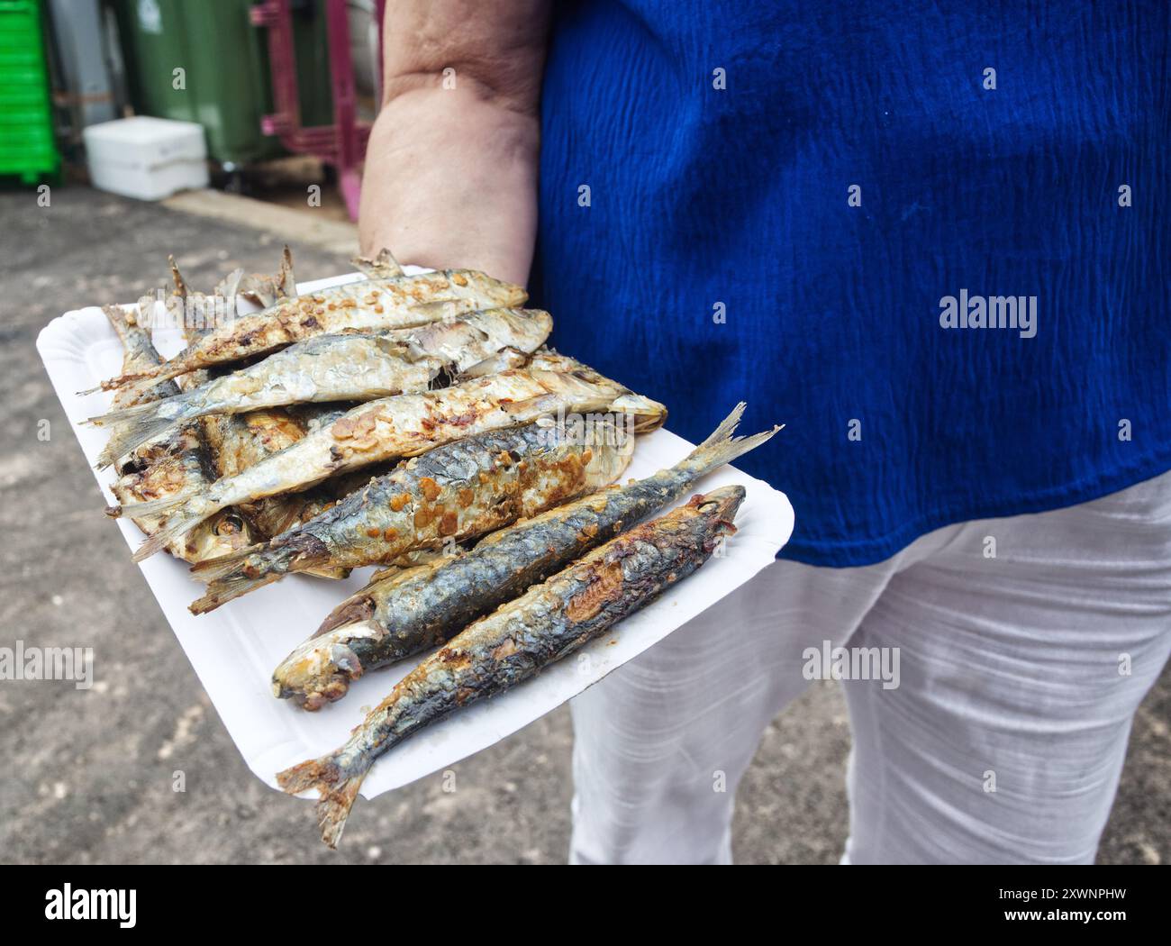 Sardinenfest, in Candás, Asturien, Spanien. Auf dem Paseo de San Antonio. Es ist ein beliebtes Festival. Stockfoto