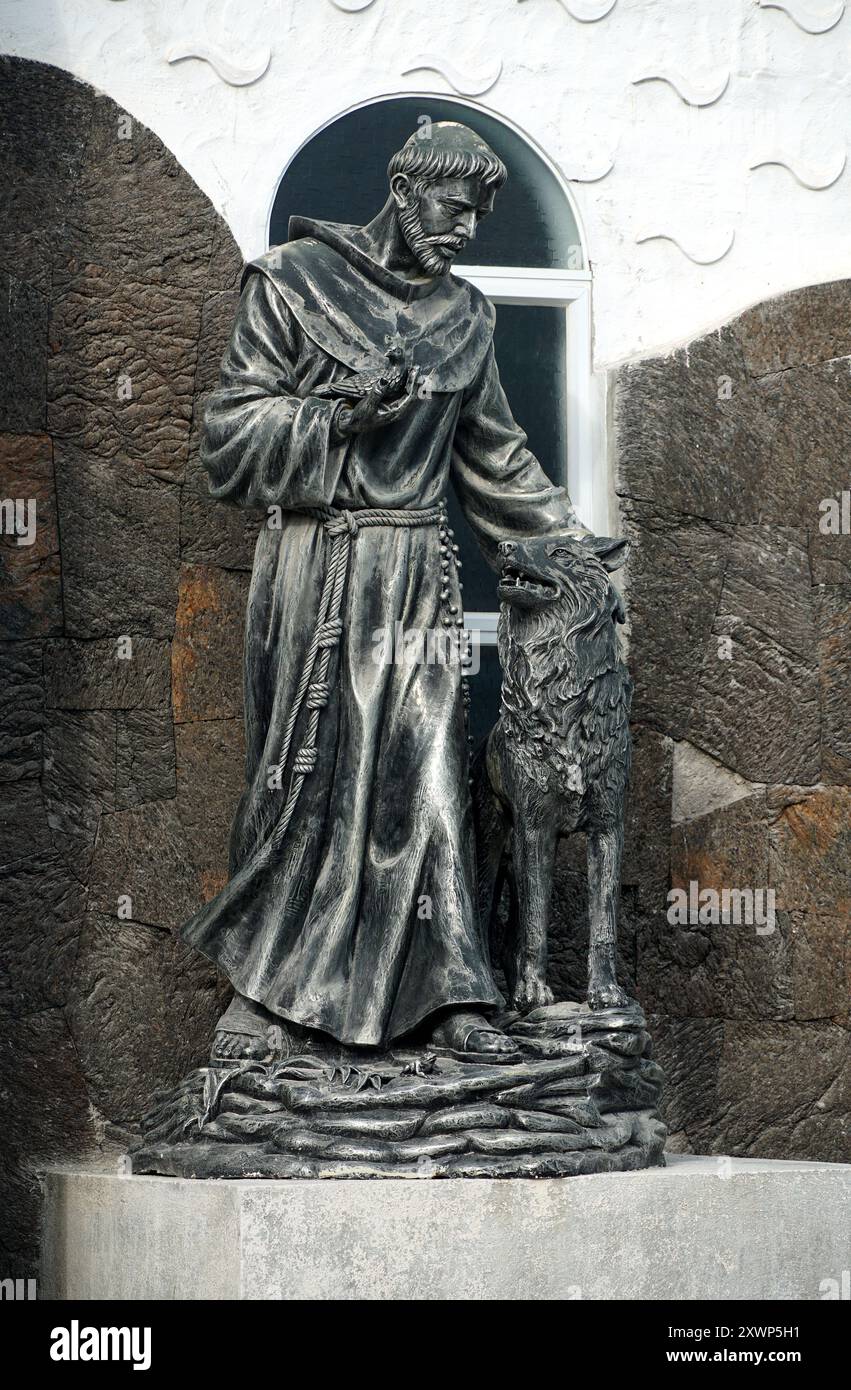 Statue, Iglesia Catolica Cristo Salvador, Katholische Kirche, Isabela Insel, Galápagos, Ecuador, Südamerika Stockfoto