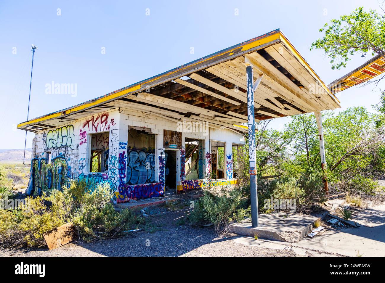 Ruinen der Whiting Brothers Tankstelle an der historischen Route 66, San Fidel, New Mexico, USA Stockfoto