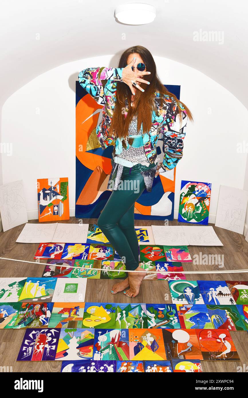 Die Londoner Künstlerin Julie Bloom Current Collection of Mixed Media Artworks, London, Großbritannien. Kredit PatPhoto/Alamy Stock Stockfoto