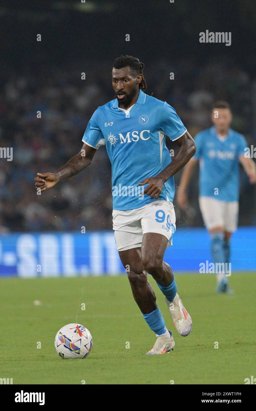 Andre Zambo Anguissa vom SSC Napoli in Aktion während des Coppa Italia Frecciarossa Spiels zwischen SSC Napoli und Modena FC im Stadio Diego Armando MARAD Stockfoto