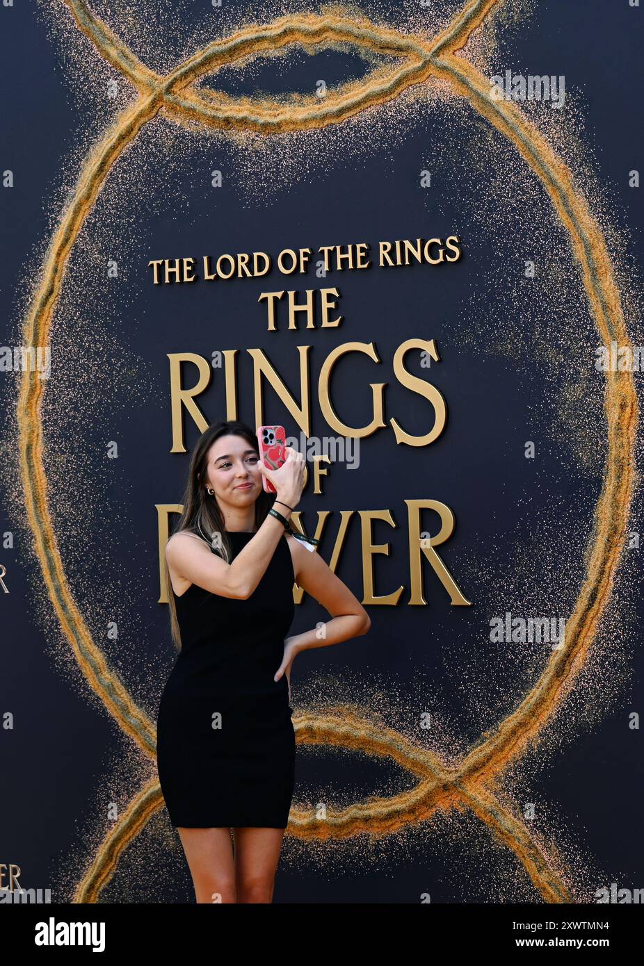 LONDON, GROSSBRITANNIEN. August 2024. Der Charater The Rings of Power nimmt an der Weltpremiere von The Lord of the Rings: The Rings of Power Teil – Staffel 2 im BFI SOUTHBANK in London, Großbritannien. (Quelle: Siehe Li/Picture Capital/Alamy Live News Stockfoto