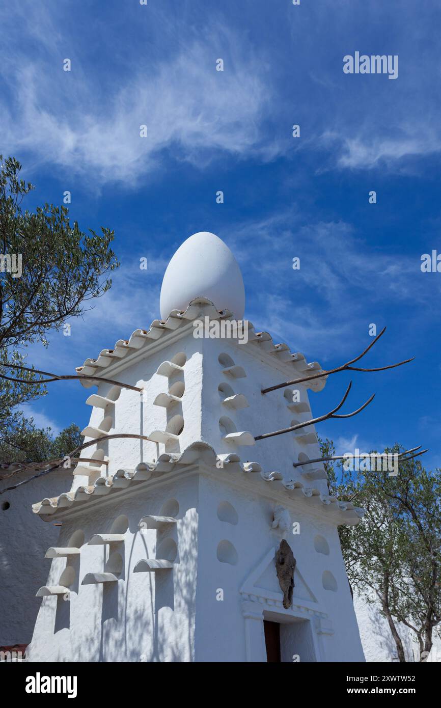 Das Museum des Hauses Salvador Dalí (Casa-Museu Salvador Dalí) befindet sich im kleinen Fischerdorf Portlligat an der Costa Brava, Katalonien, Spanien. Stockfoto