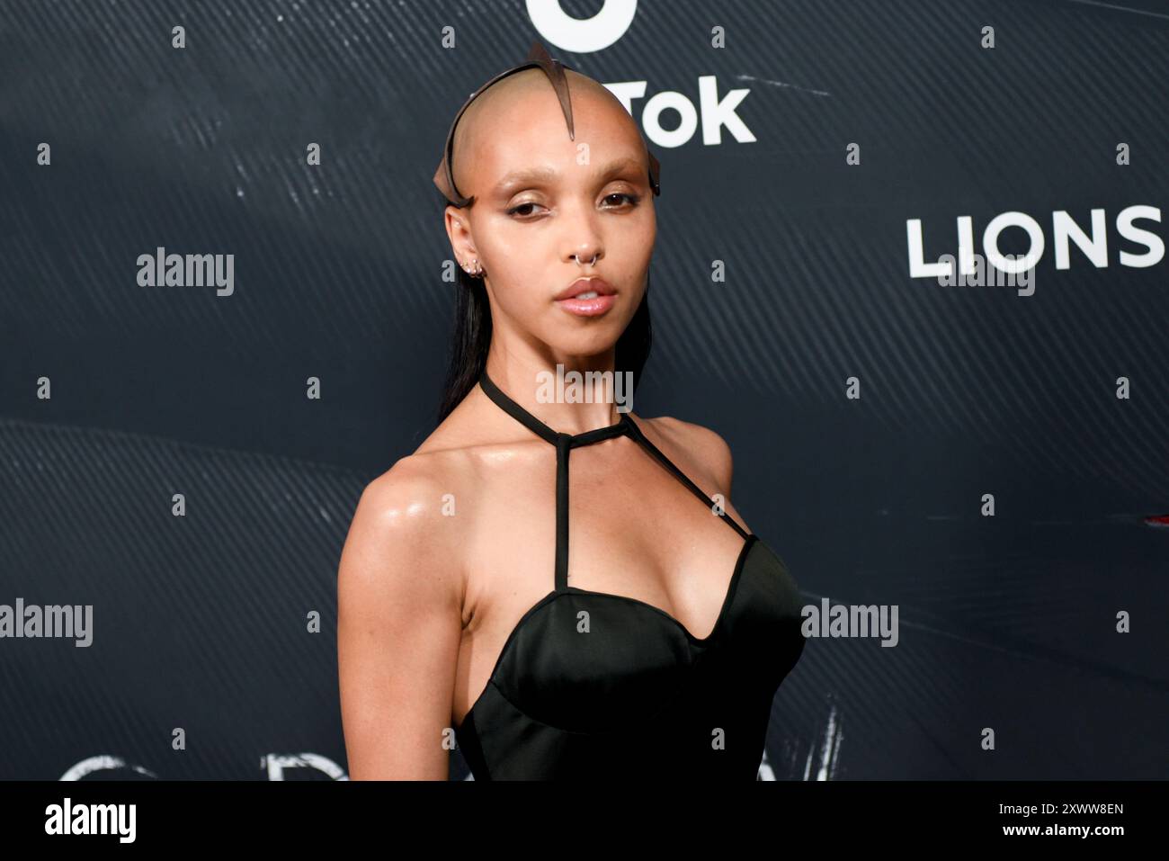 New York, USA. August 2024. FKA Twigs nahm am 20. August 2024 an der Crow-Filmpremiere im Village East von Angelika in New York Teil. (Foto: Efren Landaos/SIPA USA) Credit: SIPA USA/Alamy Live News Stockfoto