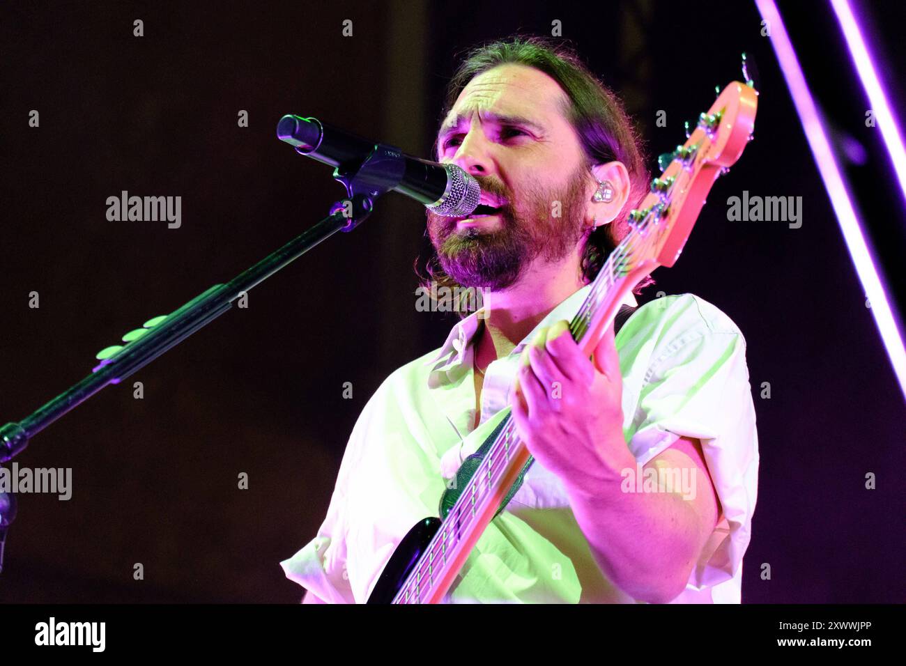 Italienischer Sänger Musikkonzert - Colapesce e Dimartino - Lux Eterna Beach Dimartino Corato piazza Cesare battisti Italien Copyright: XIolandaxPompilio/TSCKx/xLiveMediax LPM 1483422 Stockfoto