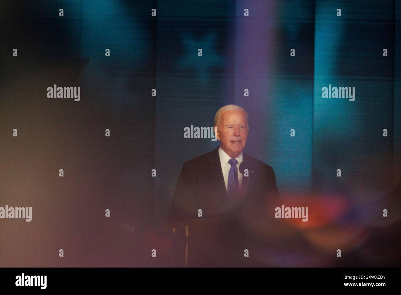 Chicago, Usa. August 2024. US-Präsident Joe Biden spricht in der ersten Nacht des Democratic National Convention. Quelle: SOPA Images Limited/Alamy Live News Stockfoto