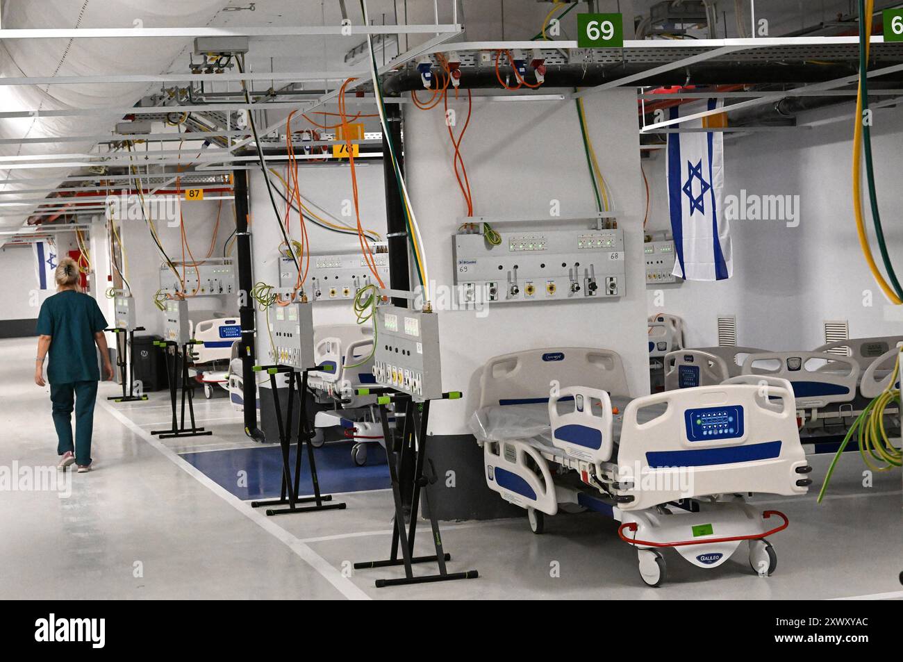 Jerusalem, Israel. August 2024. Ein Blick in den unterirdischen medizinischen Komplex mit 130 Betten im Hadassah-Krankenhaus Mt. Scopus, während Israel auf einen möglichen militärischen Angriff des iranischen Regimes, der Hisbollah im Libanon, der Huthis im Jemen und der Hamas und des Islamischen Dschihad in Gaza am Montag, 19. August 2024 in Jerusalem vorbereitet. Israelische und US-Beamte sagen, dass der Waffenstillstand und die Geiselnahme von Katar, den Vereinigten Staaten und Ägypten fast zusammenbrechen, was möglicherweise zu einem vollständigen Krieg im Nahen Osten führen könnte. Foto: Debbie Hill/ Credit: UPI/Alamy Live News Stockfoto