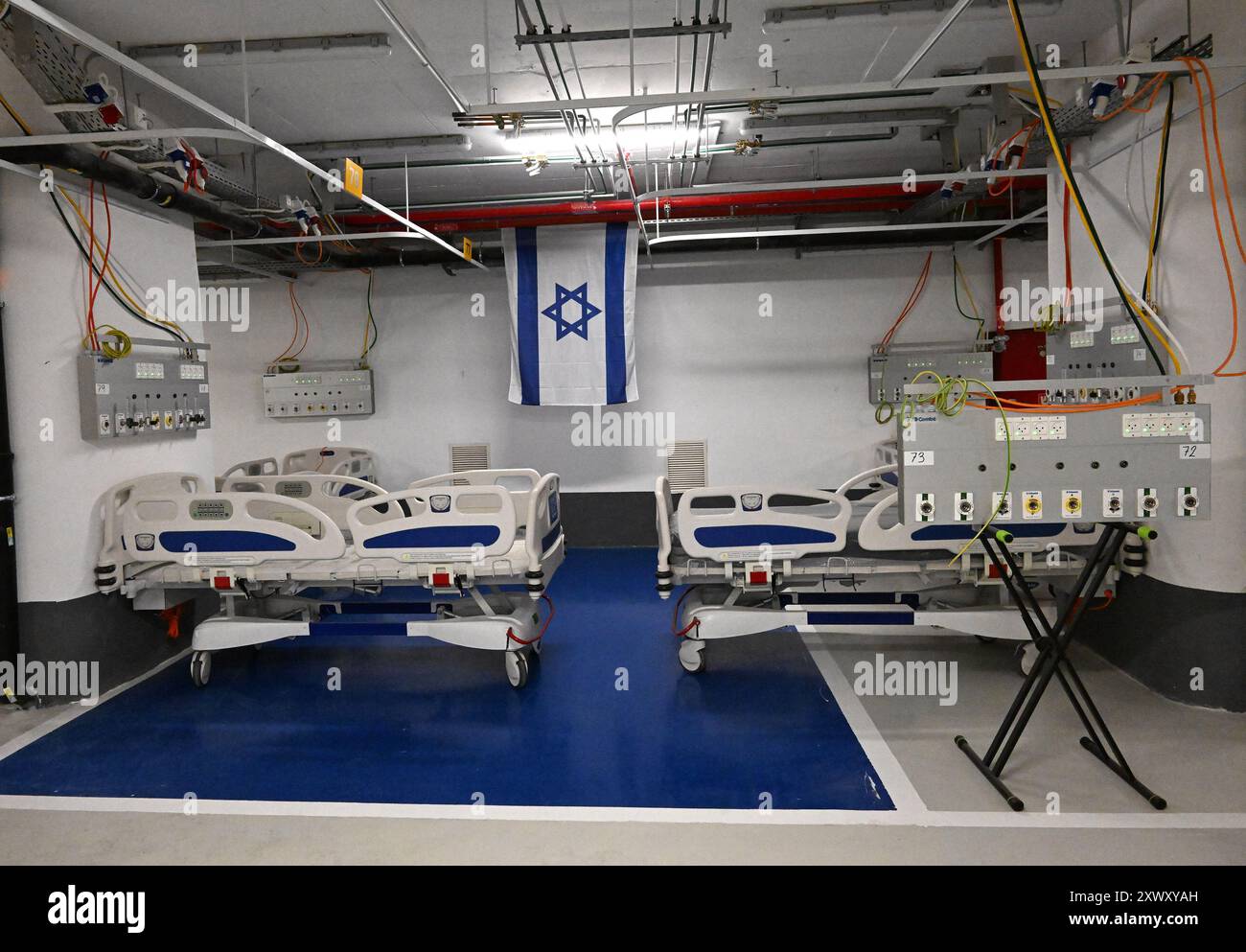 Jerusalem, Israel. August 2024. Ein Blick in den unterirdischen medizinischen Komplex mit 130 Betten im Hadassah-Krankenhaus Mt. Scopus, während Israel auf einen möglichen militärischen Angriff des iranischen Regimes, der Hisbollah im Libanon, der Huthis im Jemen und der Hamas und des Islamischen Dschihad in Gaza am Montag, 19. August 2024 in Jerusalem vorbereitet. Israelische und US-Beamte sagen, dass der Waffenstillstand und die Geiselnahme von Katar, den Vereinigten Staaten und Ägypten fast zusammenbrechen, was möglicherweise zu einem vollständigen Krieg im Nahen Osten führen könnte. Foto: Debbie Hill/ Credit: UPI/Alamy Live News Stockfoto