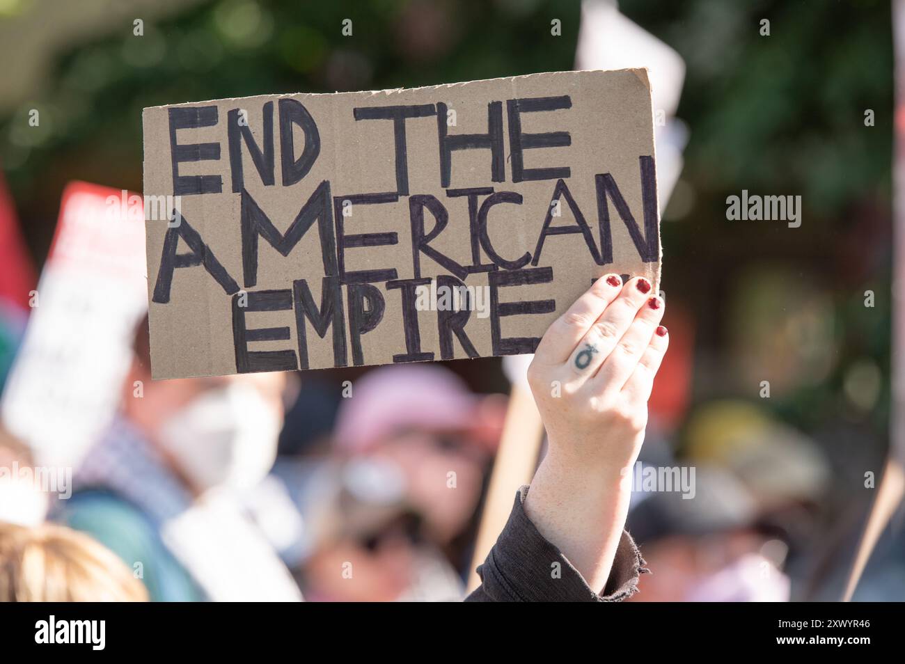 Demokratischer Nationalkonvent Tag 1 Chicago. Eröffnungszeremonie für die DNC Convention in Chicago im United Center. Protest im Union Park. Stockfoto