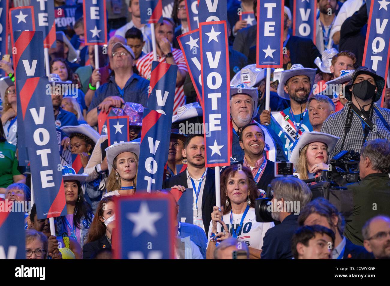 Demokratischer Nationalkonvent Tag 2 Chicago. Eröffnungszeremonie für die DNC Convention in Chicago im United Center. Stockfoto