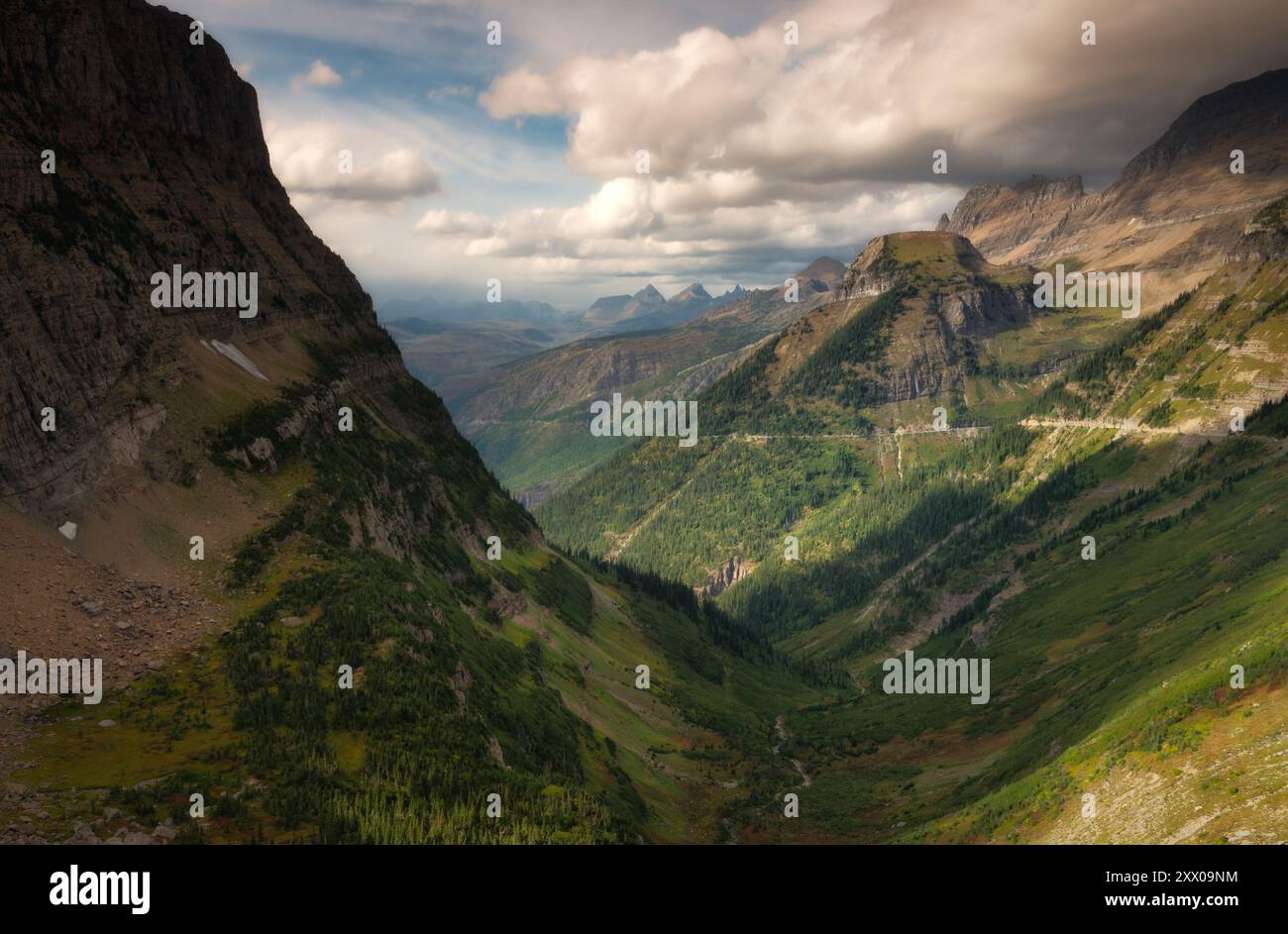 Wir gehen zum Sun Road Glacier National Park Stockfoto