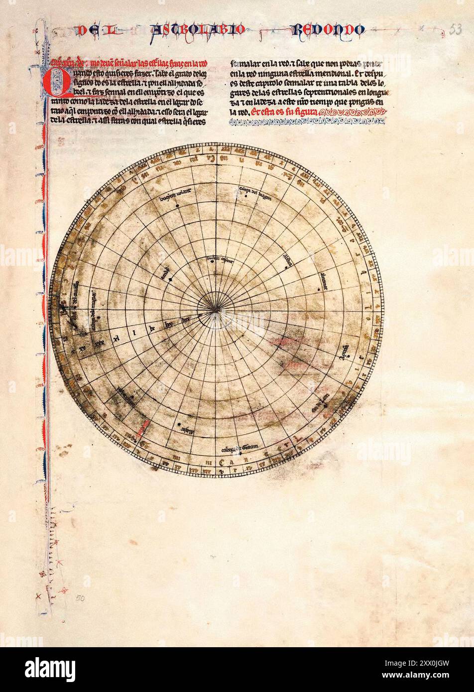 Mittelalterliche Handschrift der Astronomie (Libros del saber de astronomia, 1276 bis 1279) die Handschrift umfasst einen Teil von Abhandlungen über die Wissenschaft der himmlischen Körper und die Instrumente, die in ihrer Untersuchung verwendet werden. Rote Absatzzeichen markieren den Anfang jedes Absatzes; Großbuchstaben sind mit roten Details verziert. Besonders hervorzuheben sind die roten und blauen Tinteninitialen und die Kartuschen in kalligraphischer Filigranie und repräsentativ für die gotischen und mudéjar-Einflüsse in der Dekoration. Stockfoto