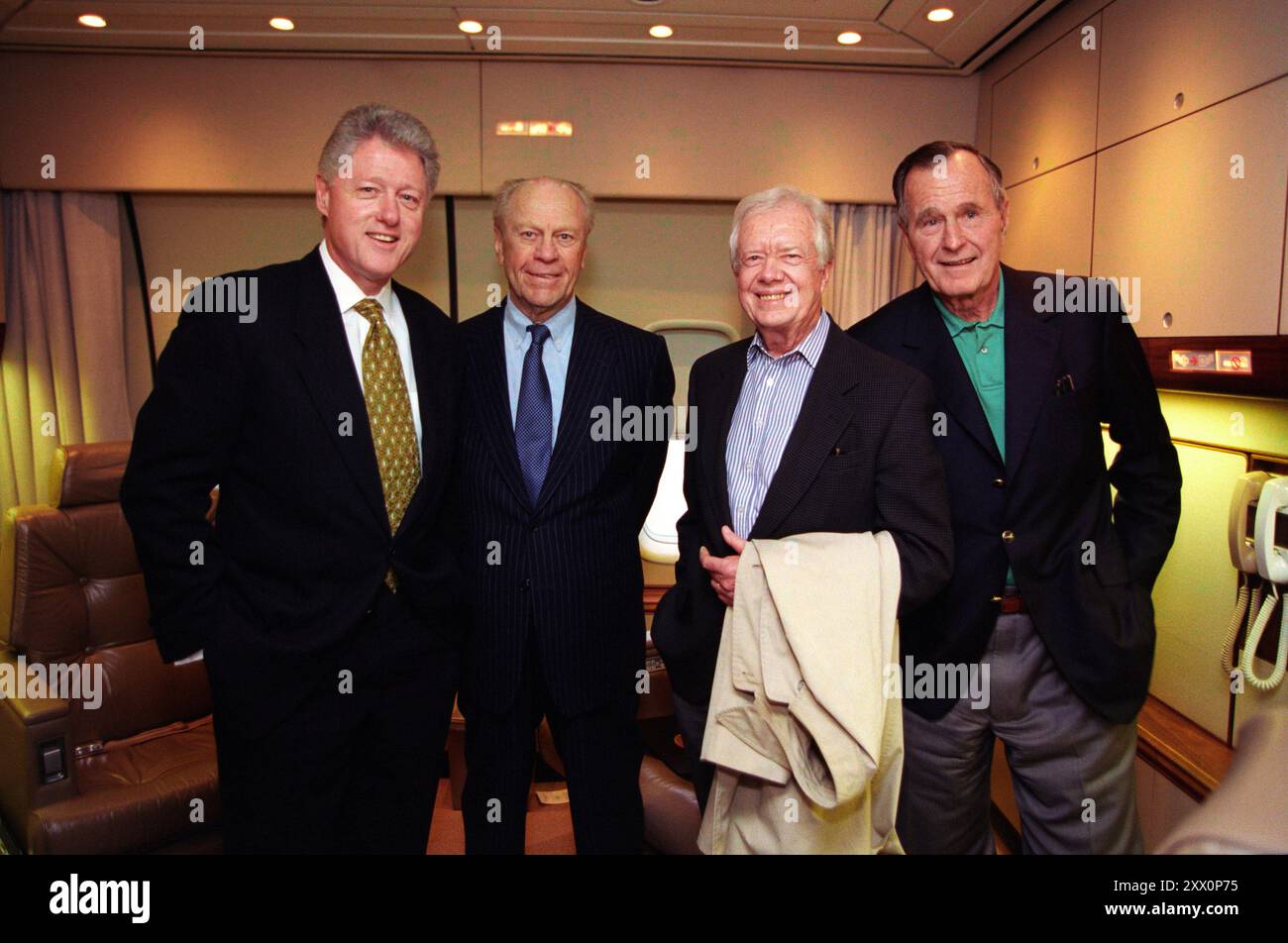 Präsident Clinton und die ehemaligen Präsidenten Gerald Ford, Jimmy Carter und George H. W. Bush nehmen an der Beerdigung von König Hussein Teil. Februar 1999. Stockfoto