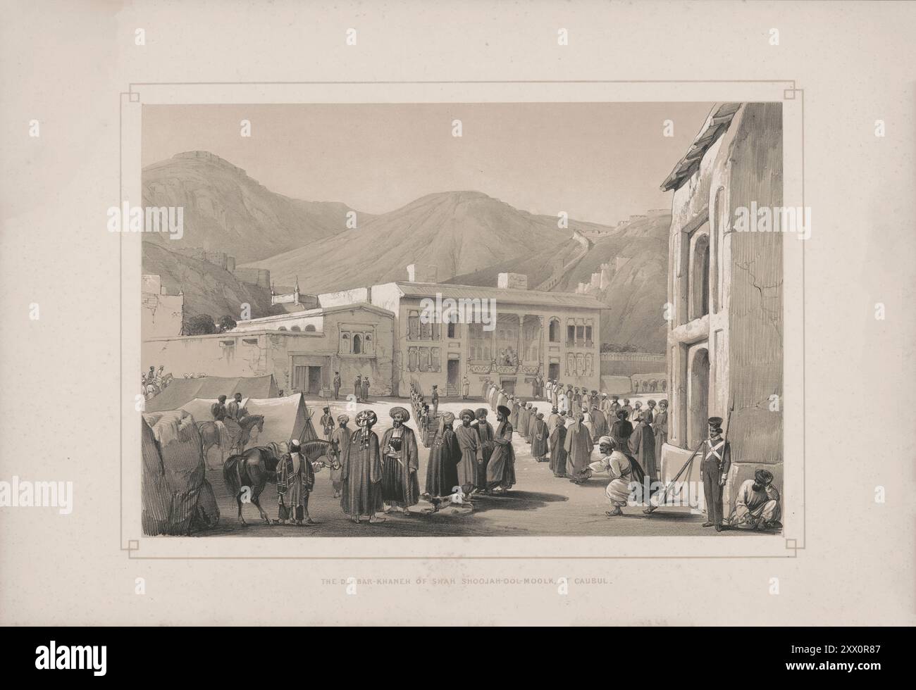 Erster Angloafghanischer Krieg. Der Durbar-Khaneh von Shah Shoojah-ool-Moolk (Shuja Shah Durrani), in Kabul. 1840-1850. Skizzen von Jas. Atkinson, esq. Diese Zeichnung stellt unmittelbar unterhalb der Bala Hissar und angrenzend an die Residenz des Gesandten und Ministers den Qua¬Drangle dar, der von den Durbah-Khaneh und den Harem Serai besetzt wurde. Auf dem Balkon sieht man seine Majestät Shah Shujah, die auf seinem Thron sitzt, und die Art und Weise, wie die Khans und Staatsoffiziere täglich vor ihm versammelt werden, während die Königliche Band, die aus riesigen Toms und langen Blechbläserröhren besteht, in den meisten Horren spielt Stockfoto