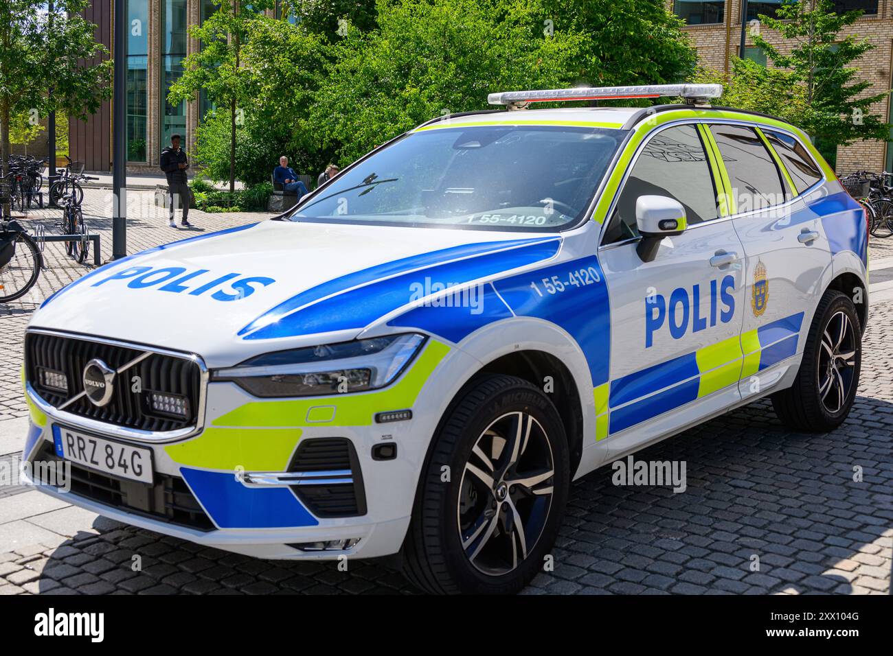 Schwedisches Polizeiauto beim Studenten Stockfoto